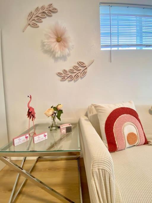 Pink Cozy House 2 Bedrooms Розмид Экстерьер фото